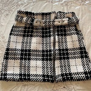 Zara Basic tweed skirt front zipper black white M